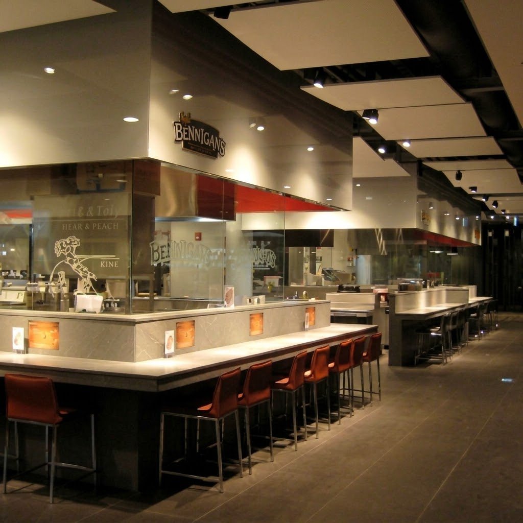 Hospitality installation, Recessed downlighting grid