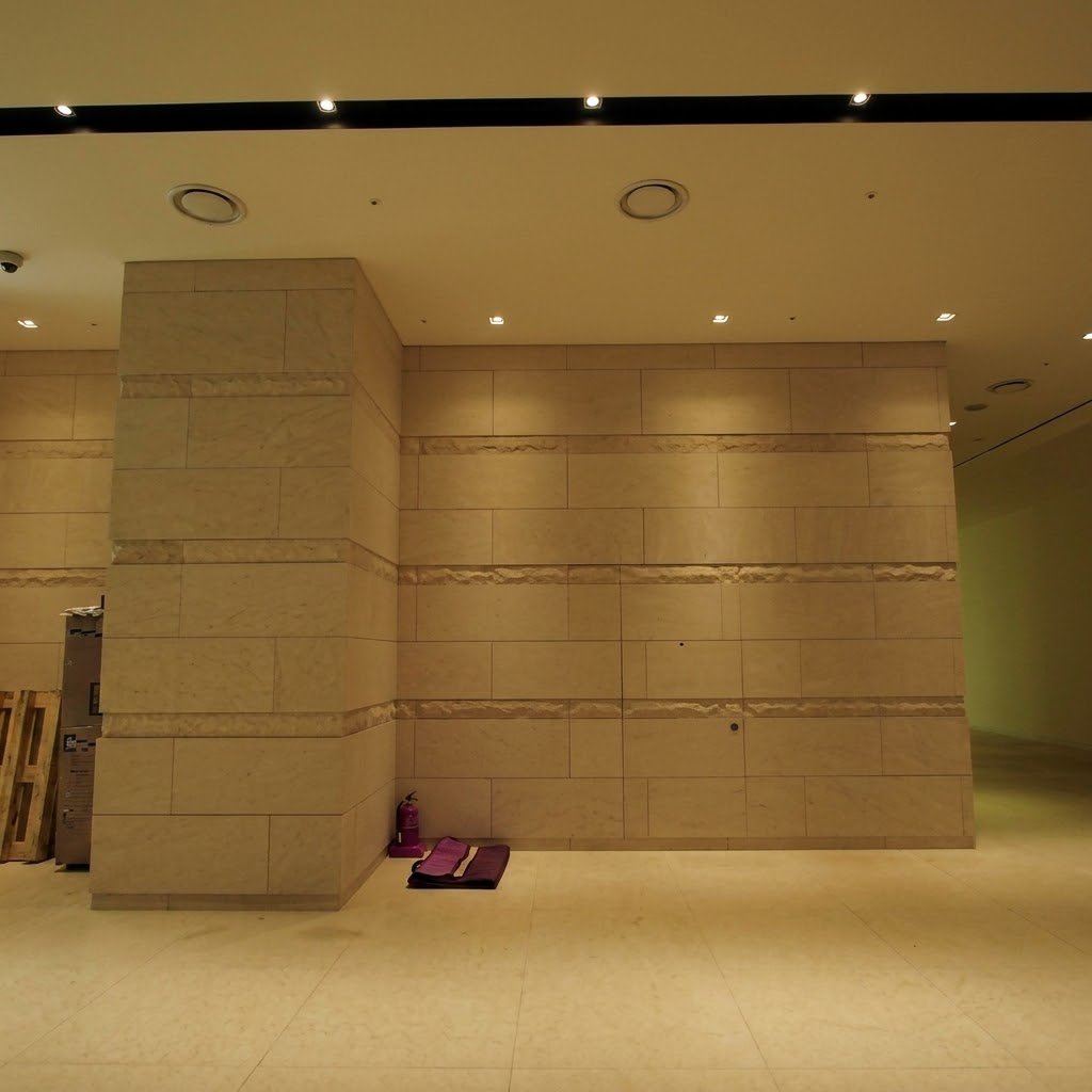 Retail installation, Cylinder pendants