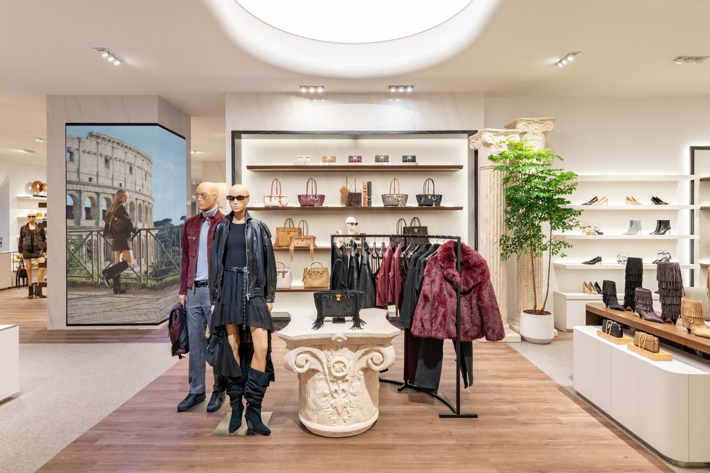 Michael Kors, Lum-Tech installation